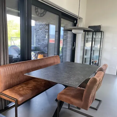 וילה Moderne Bynaert Hus